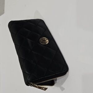 DKNY  Black Leather Wallet Zipper Multiple Slots
